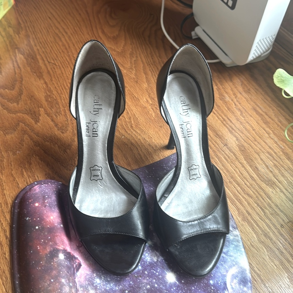 Cathy Jean Black Open-Toe Heels - Picture 3 of 11